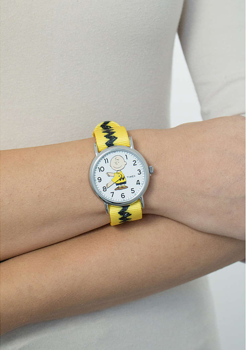 Đồng hồ Unisex Peanuts Yellow Charlie - 38mm  TW2R41100