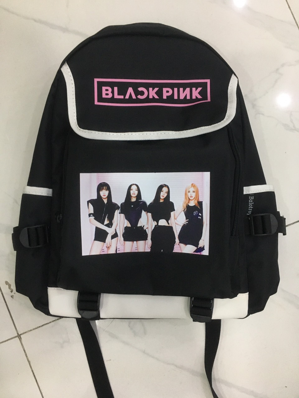 Balo nữ TROY phối nắp viền trắng họa tiết nhóm nhạc kpop blackpink born pink world tour