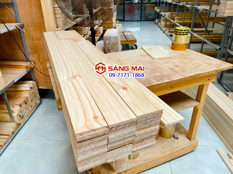 Tấm gỗ thông mặt rộng 9cm x dày 1cm x dài 120cm + láng mịn 4 mặt