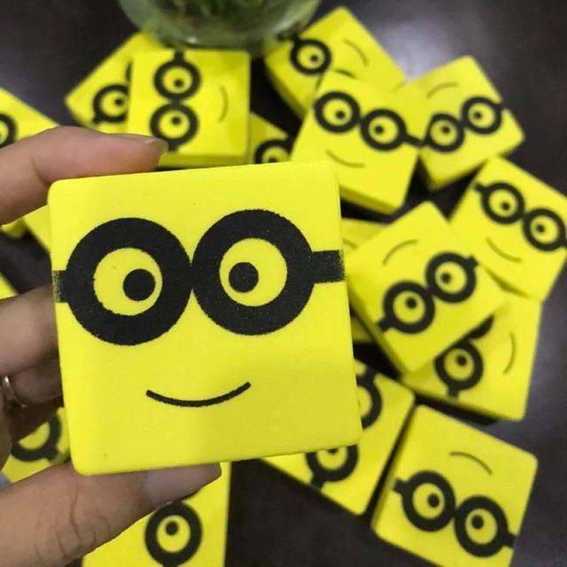 Lau bảng minion