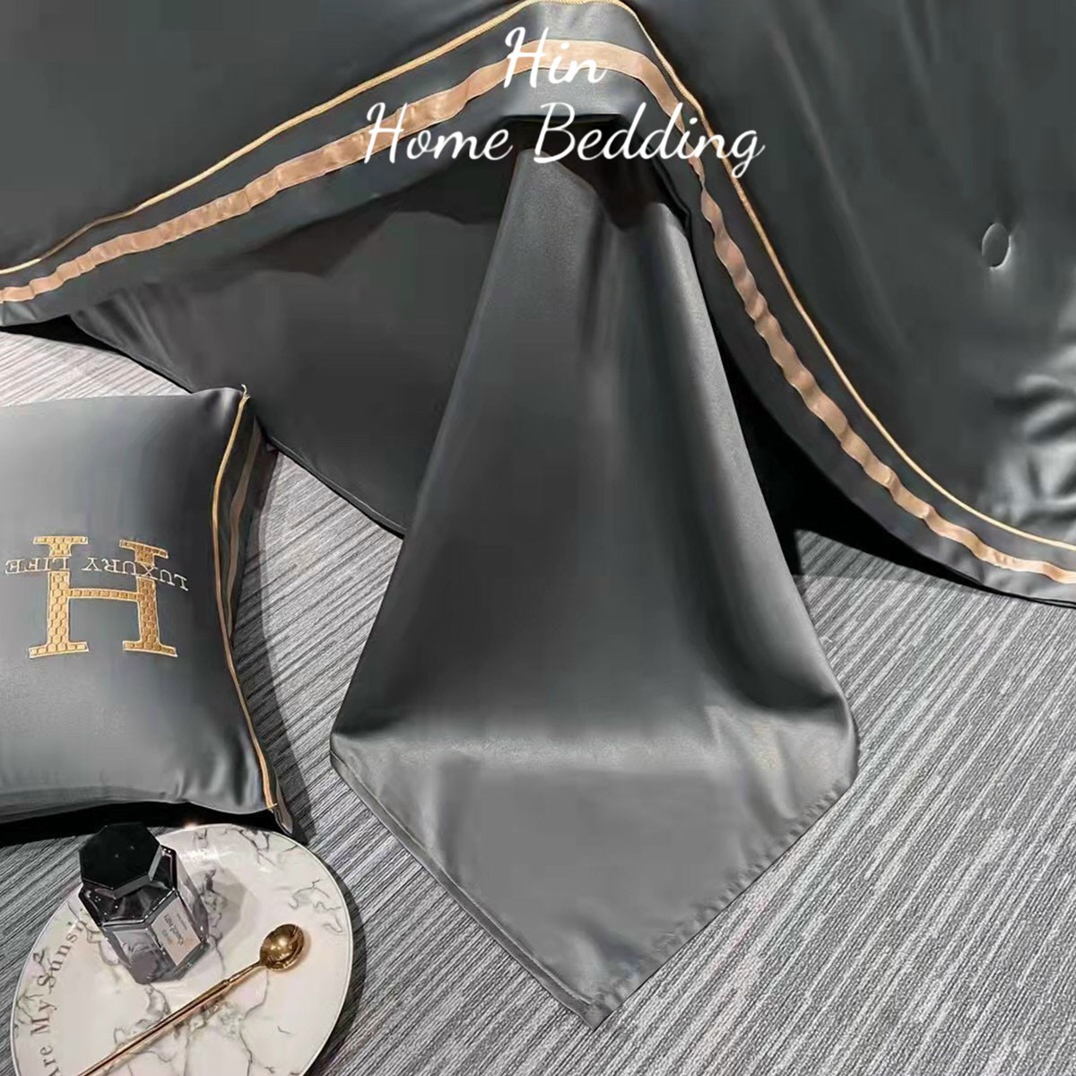 Bộ Chăn Ga Gối Đệm 5 Món Chăn Phao Lụa Thái Hin Home Bedding Drap Giường Lụa Mẫu Xám Lông Chuột