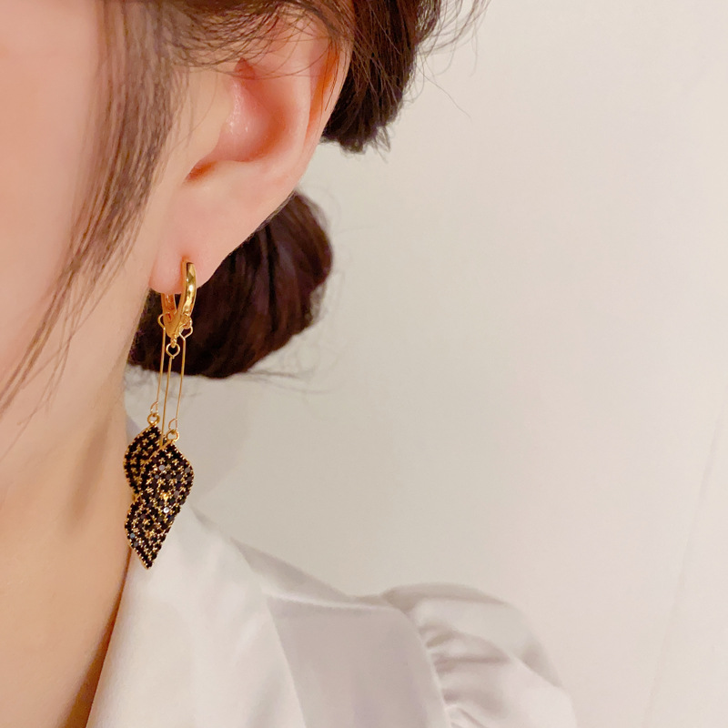 BÔNG TAI DÁNG DÀI HÌNH CHIẾC LÁ ĐÍNH ĐÁ ZIRCON