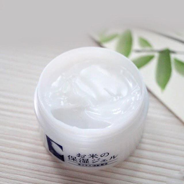 Kem Dưỡng Trắng Momotani White Moisture Gel Cream 230G