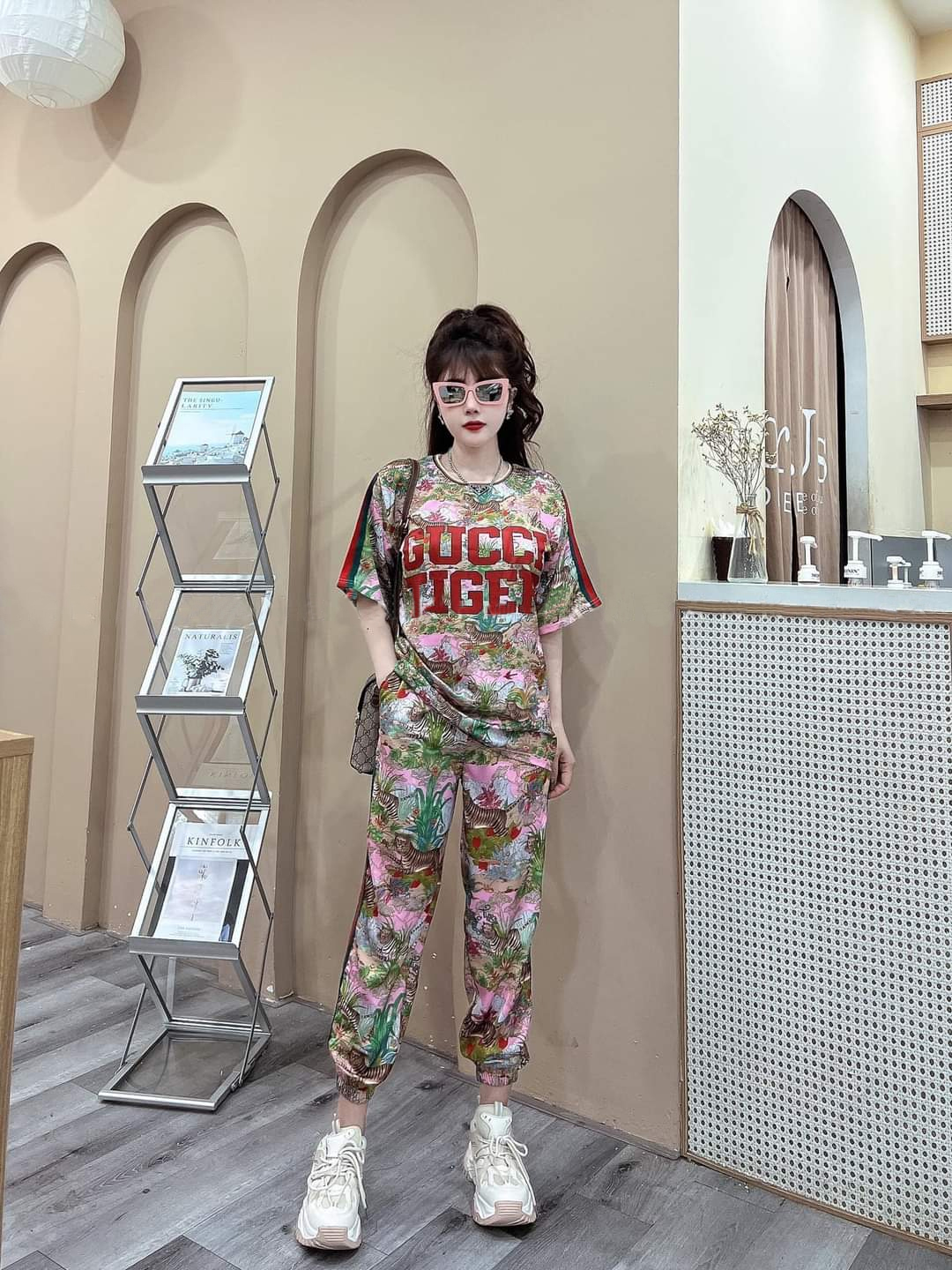 Đồ bộ thun cotton form rộng họa tiết hoa lá phối chữ