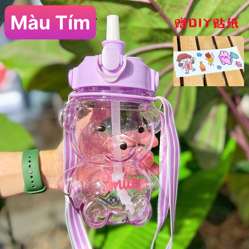 Bình Đựng Nước 1100ml Hình Gấu Dễ Thương Có Dây Đeo Kèm Sticker