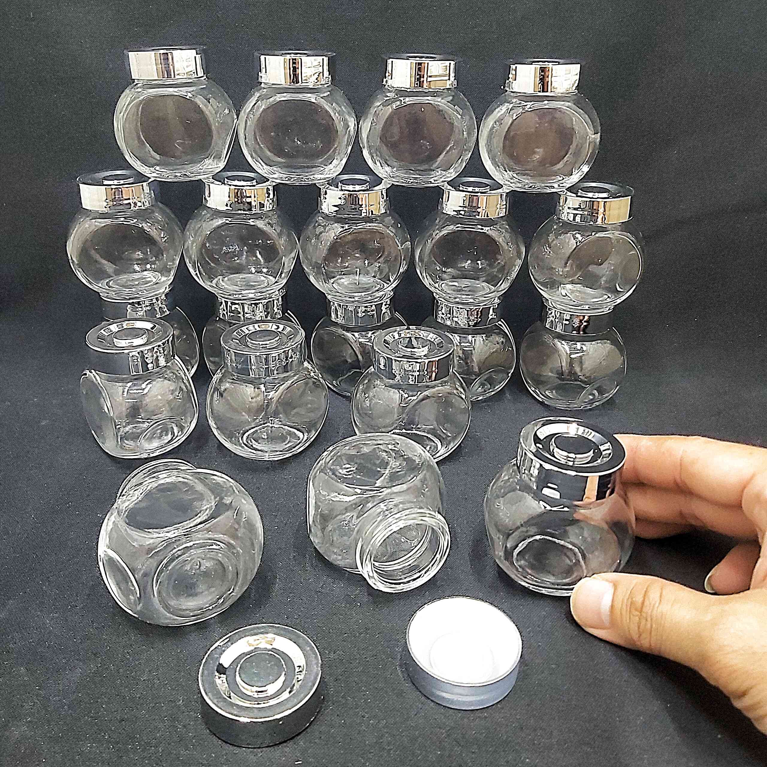 Combo 24 lọ thủy tinh nhỏ 50ml mẫu Tròn Dẹt kiểu Nghiêng - nắp nhựa màu bạc – hủ nhỏ chuyên dùng đựng mật ong, sữa ong chúa, thực phẩm, mỹ phẩm