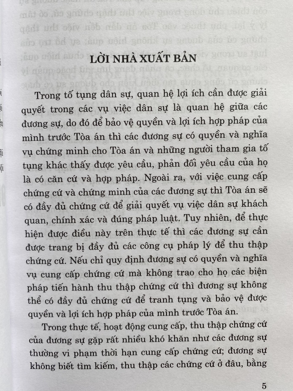 Cung cấp, thu thập chứng cứ của đương sự trong tố tụng dân sự Việt Nam