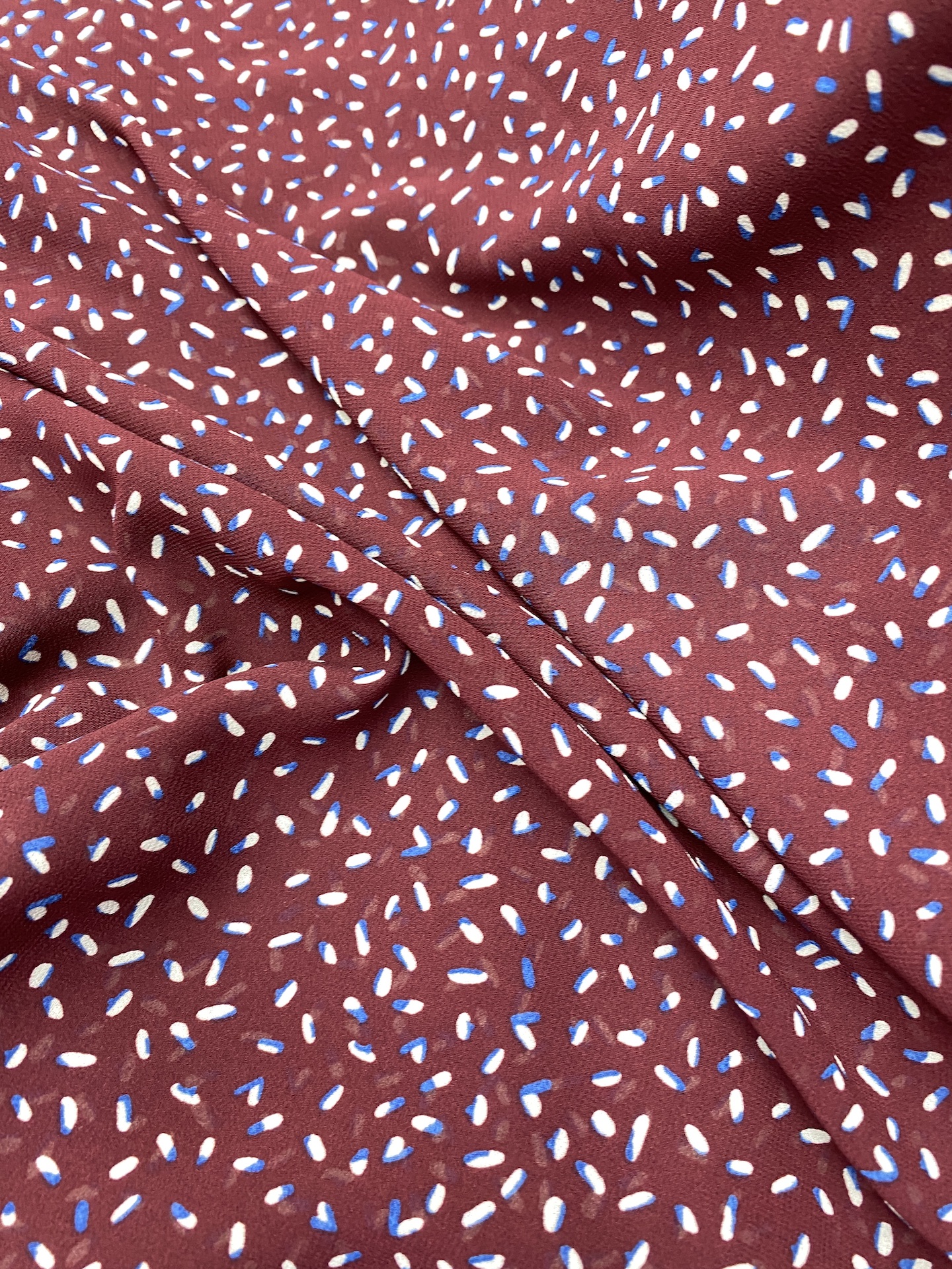 Vải voan chiffon nền đỏ đô chấm hạt gạo may đầm váy áo kiểu MS9551