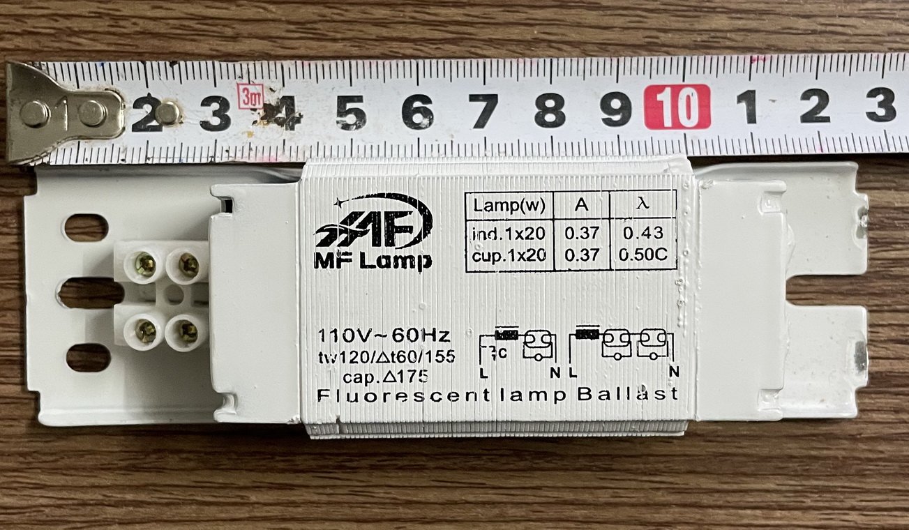 Tăng phô cơ dùng bóng tuýp huỳnh quang 6 tấc 110V 60Hz 20W IMPA 791555