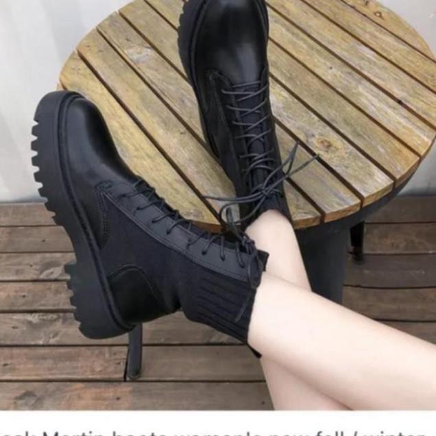 Boots Nữ, Giày Bốt Nữ Dr.Martens Boots Thu Đông Hottrend Phong Cách Màu Đen AMZO Giày Dép Nữ Thời Trang Cao Cấp