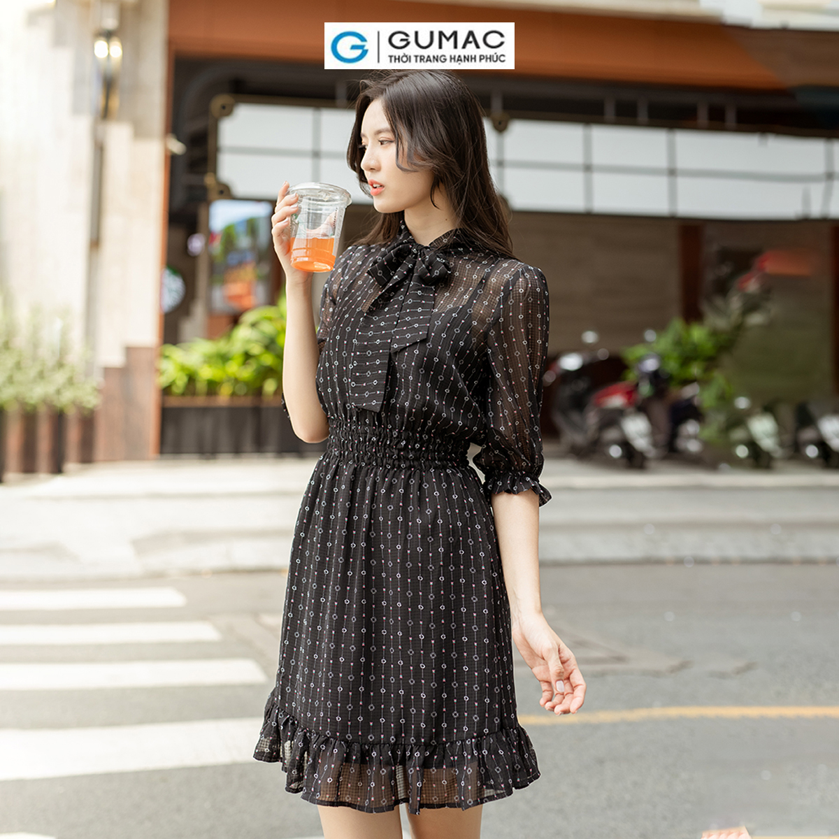 Đầm bèo smocking eo thắt nơ cổ GUMAC DD05069