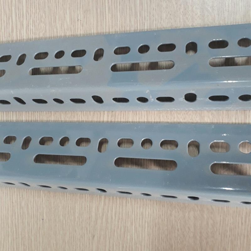 Sắt V lỗ ,sắt cây v lỗ
