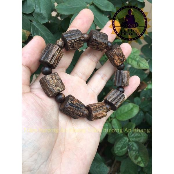 Vòng tay trầm sánh chìm