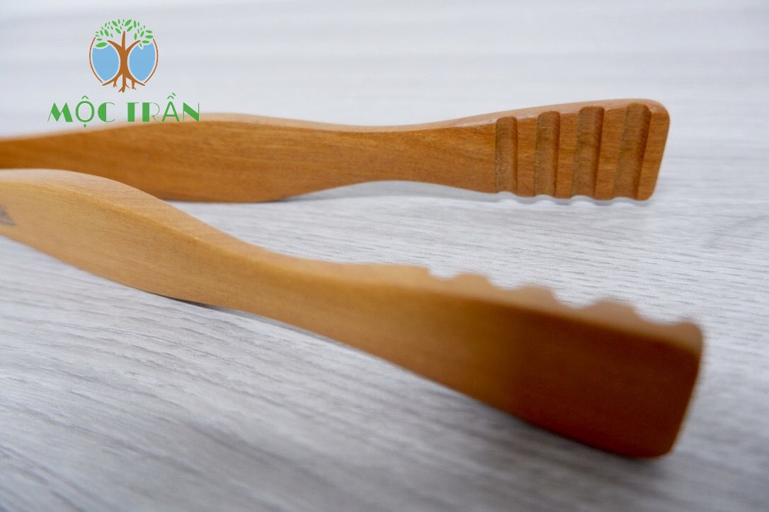 Kẹp gắp thức ăn bằng gỗ xà cừ tự nhiên 27 cm tiện dụng