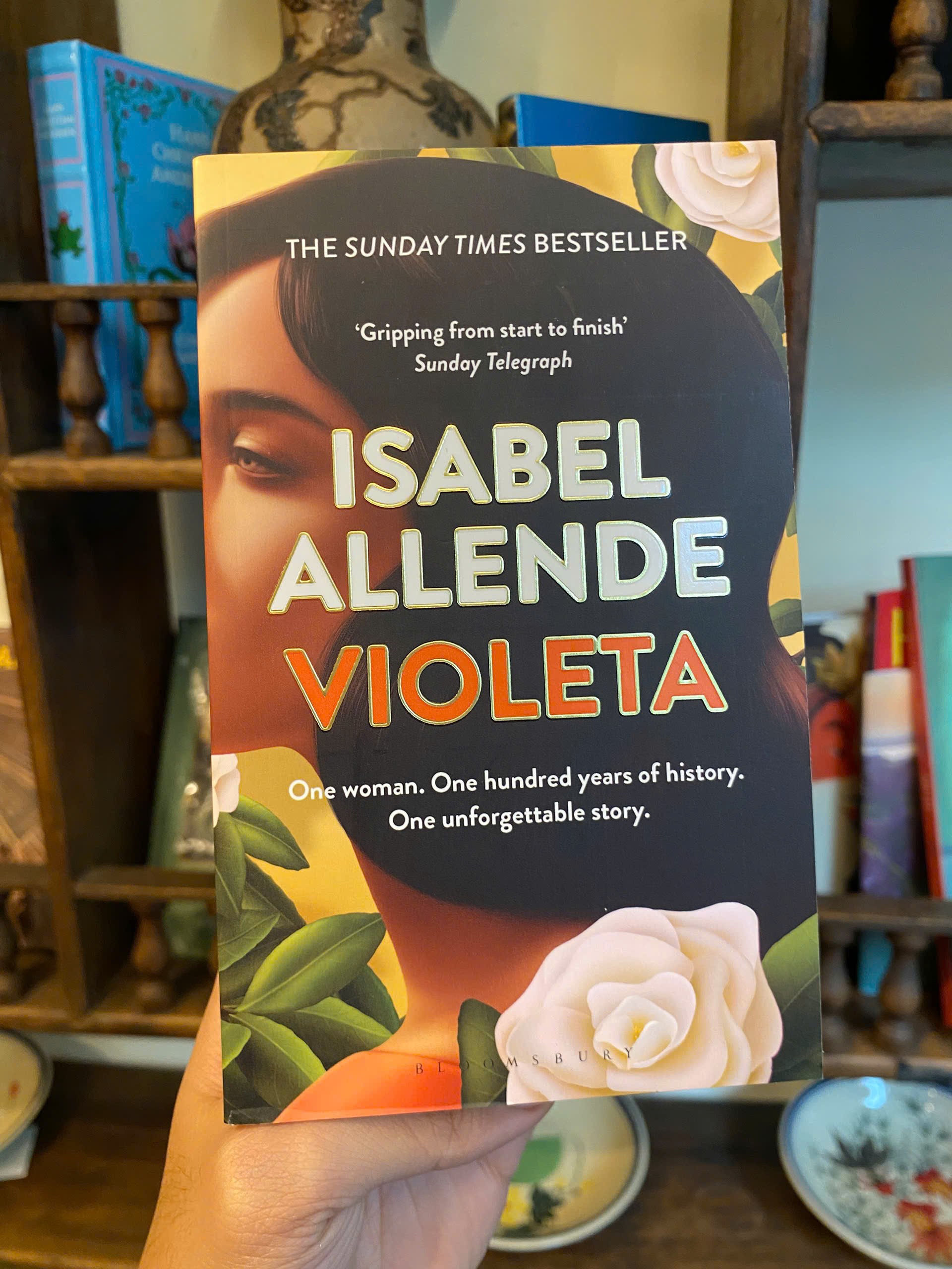 Sách - Violeta by Isabel Allende | Historical Fiction in English / Ngoại văn Nhập khẩu