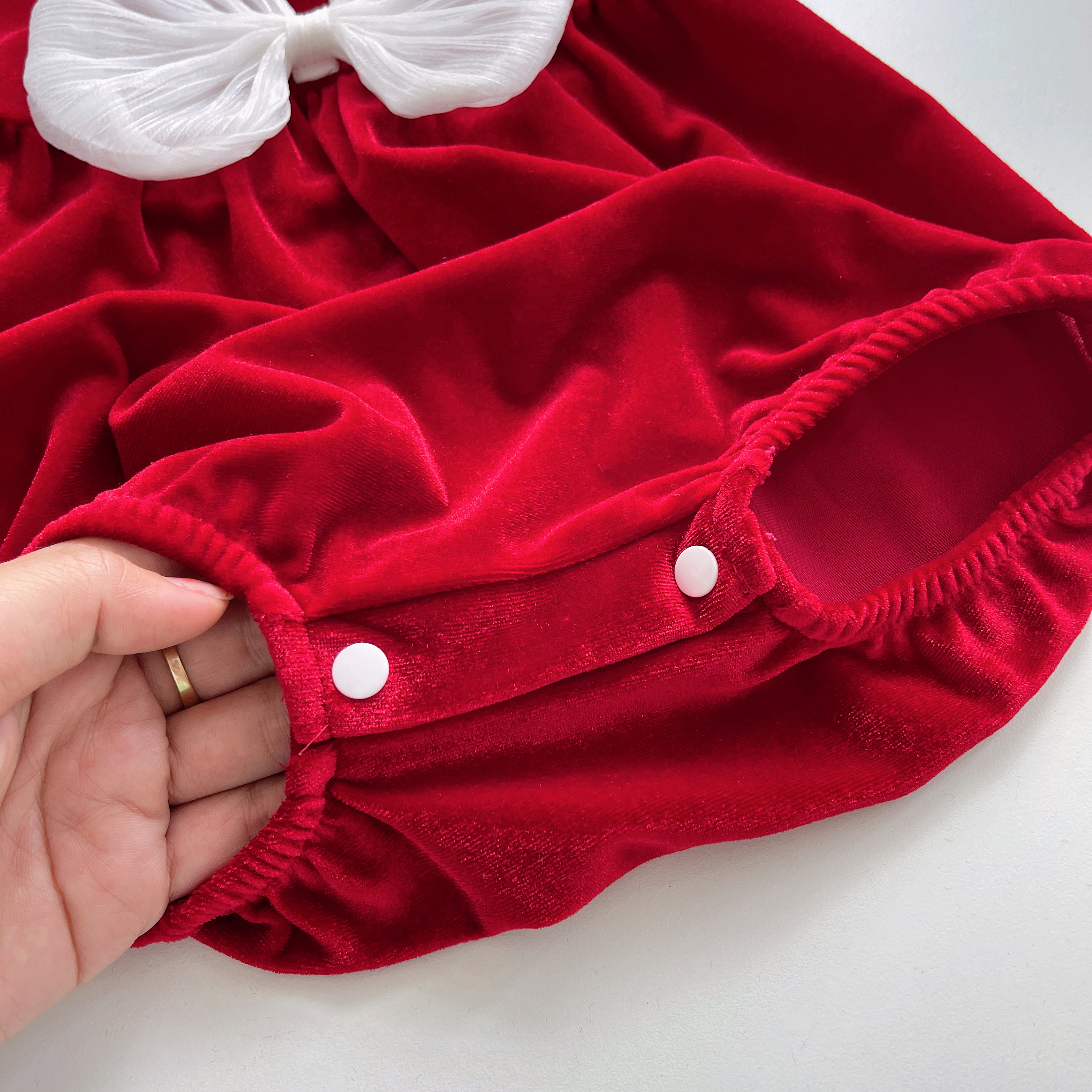 Body Nhung Đỏ Cho Bé Gái 3 Đến 12kg, Bodysuit Kèm Quà Tặng Nón Và Giày