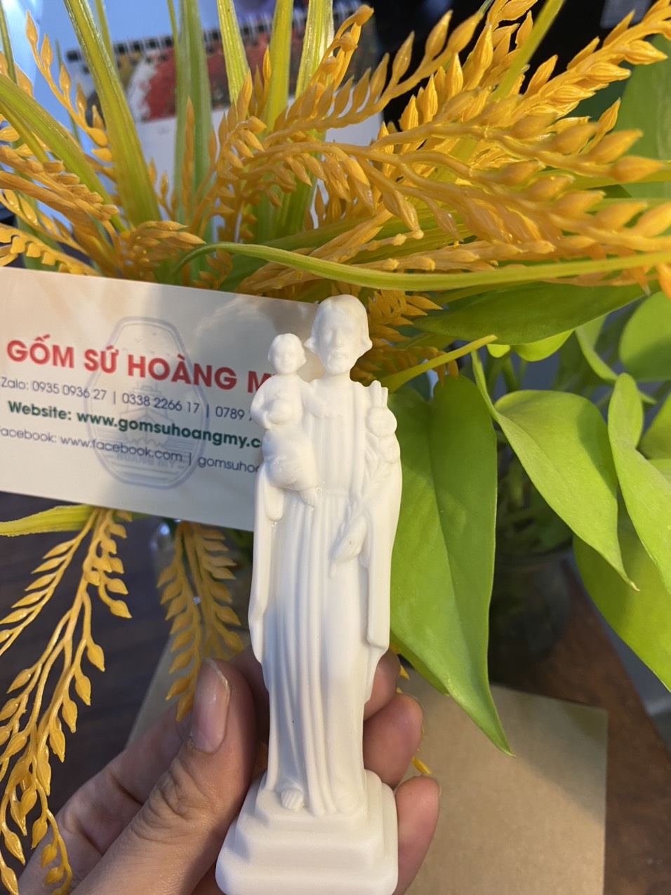 Tượng công giáo Tượng Giuse bế Chúa trắng sứ