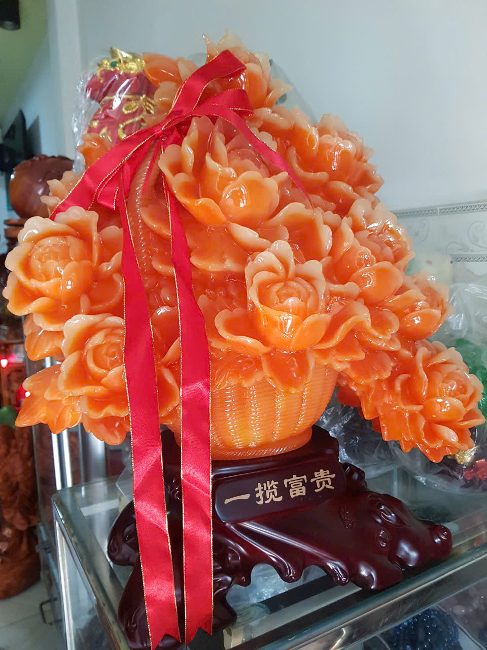 Tượng Bình Hoa Mẫu Đơn Đỏ Cam Mới To Dây Đỏ May Mắn Quá Hoành Tráng Đẹp Lắm Size Cao 55cm Ngang 48cm Sâu 31cm biểu tượng sự Hưng Thịnh , thịnh vượng, phồn vinh, Giàu Sang , Phú Quý, Giàu Sang , Phú Quý trưng phòng khách nhà công công quà tặng ý nghĩa ạ