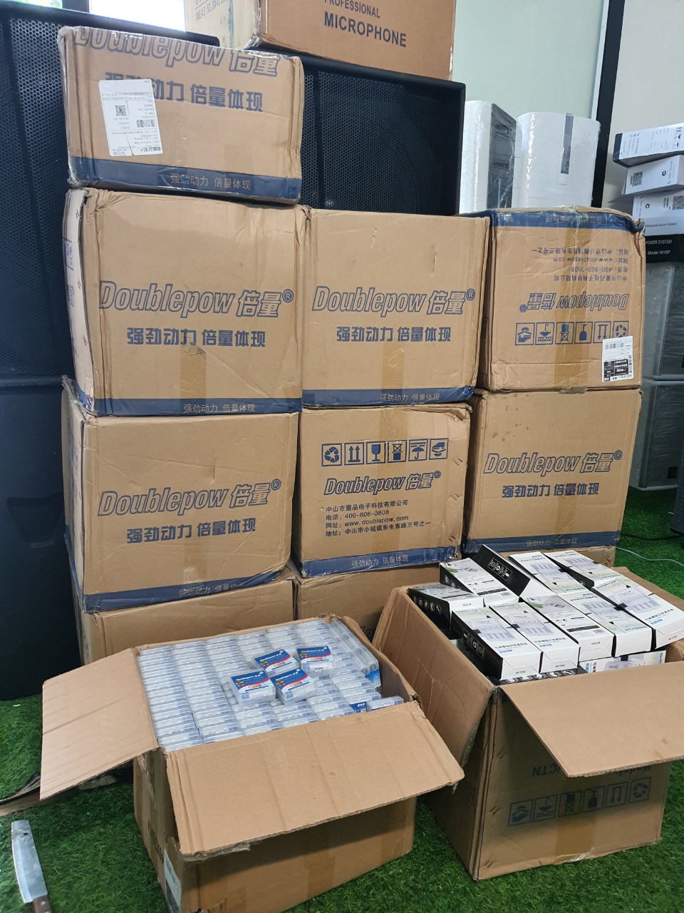 Bộ sạc và 4 pin Dowblepow 1200mAh