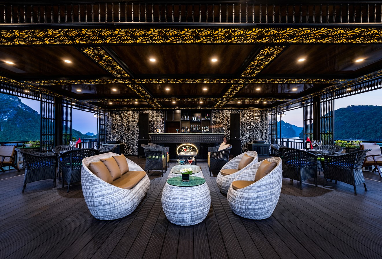 Voucher 2N1Đ Ngủ Đêm Trên Du Thuyền 5 sao Rita Cruise Sang Trọng Tại Vịnh Hạ Long