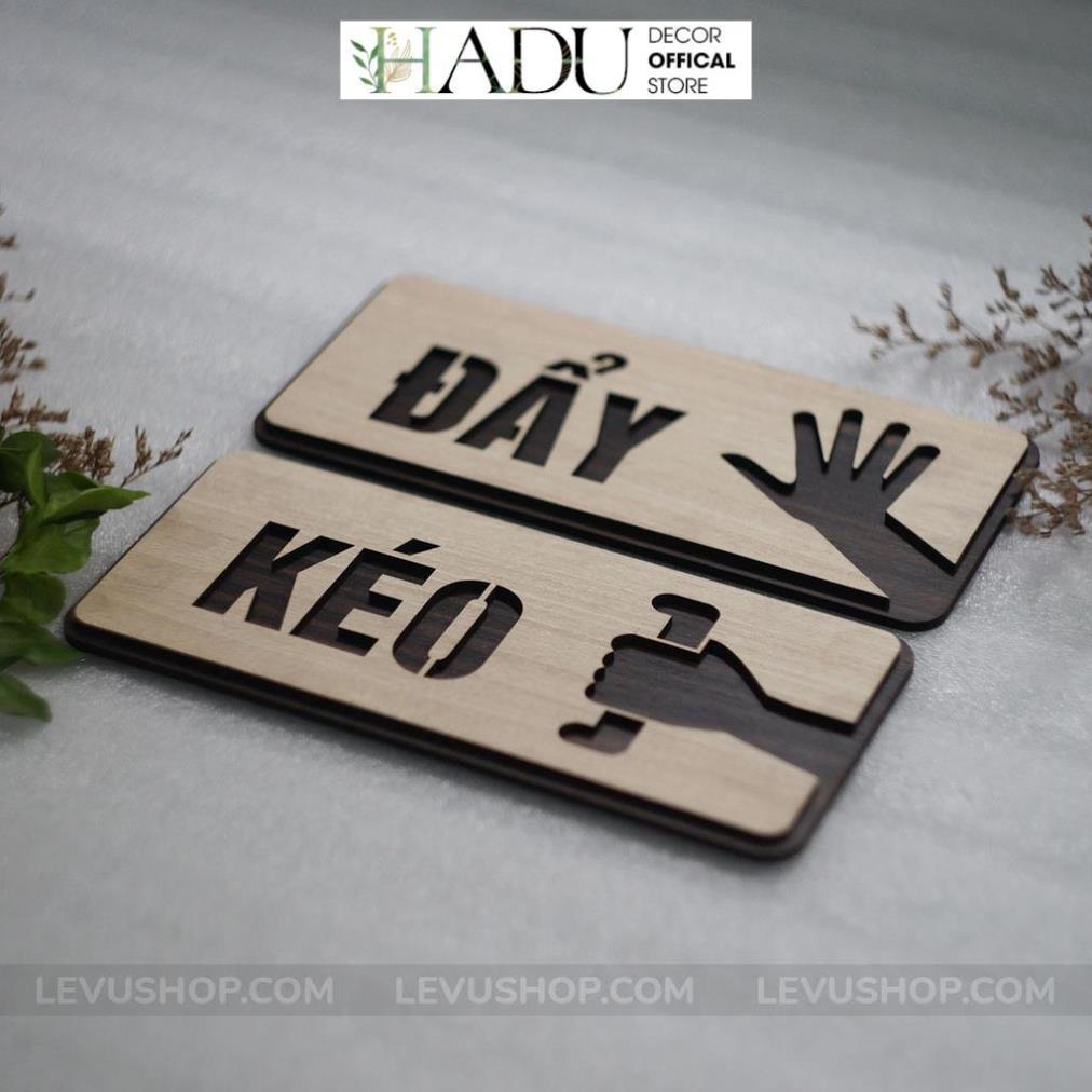 Bộ 2 bảng gỗ Kéo Đẩy trang trí dán cửa ra vào Hadu DECOR-TP06 - HaduDecor