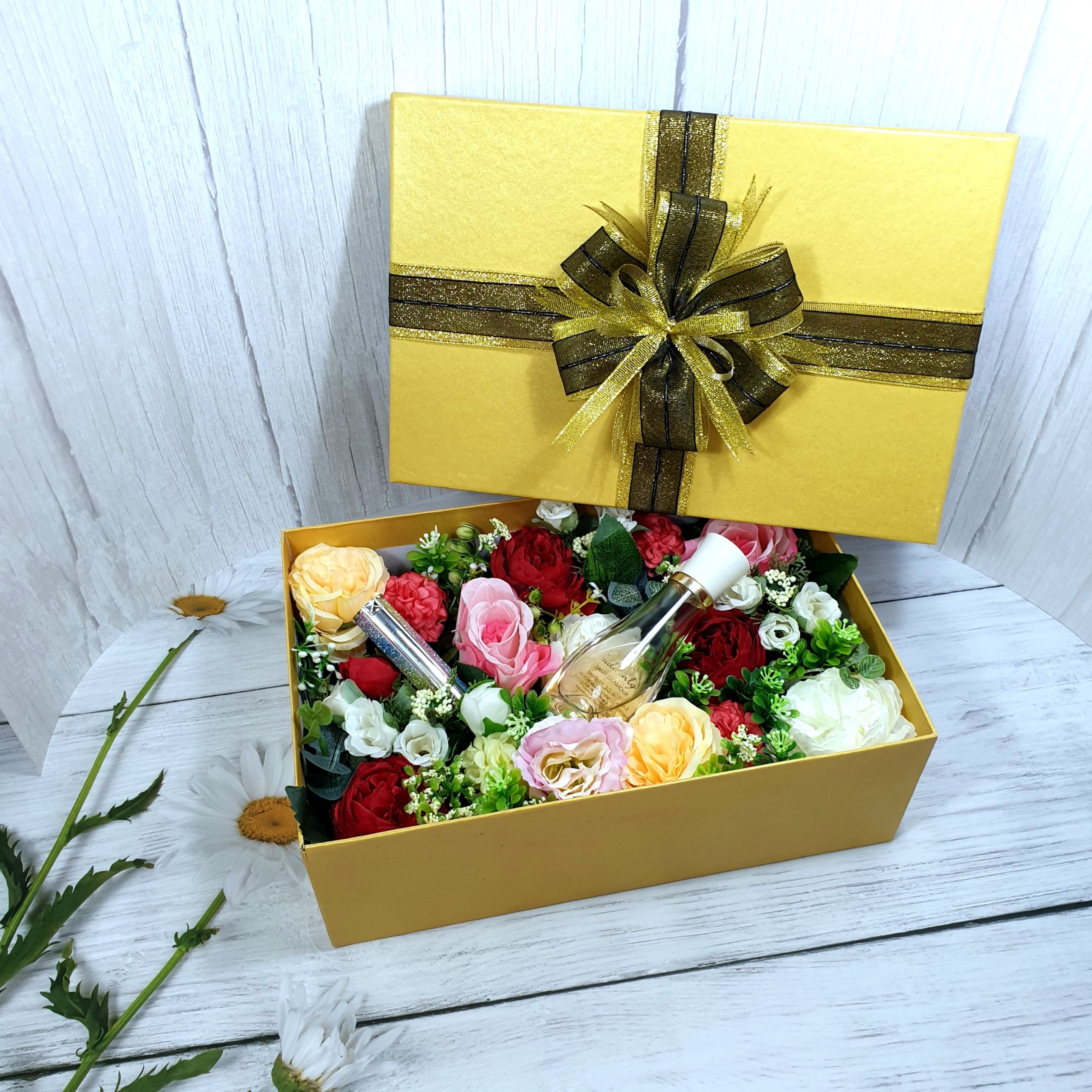 Combo hộp quà hoa hồng tặng valentine 30x20x10cm tặng thiệp + giấy rơm lót + túi quà - HQ16