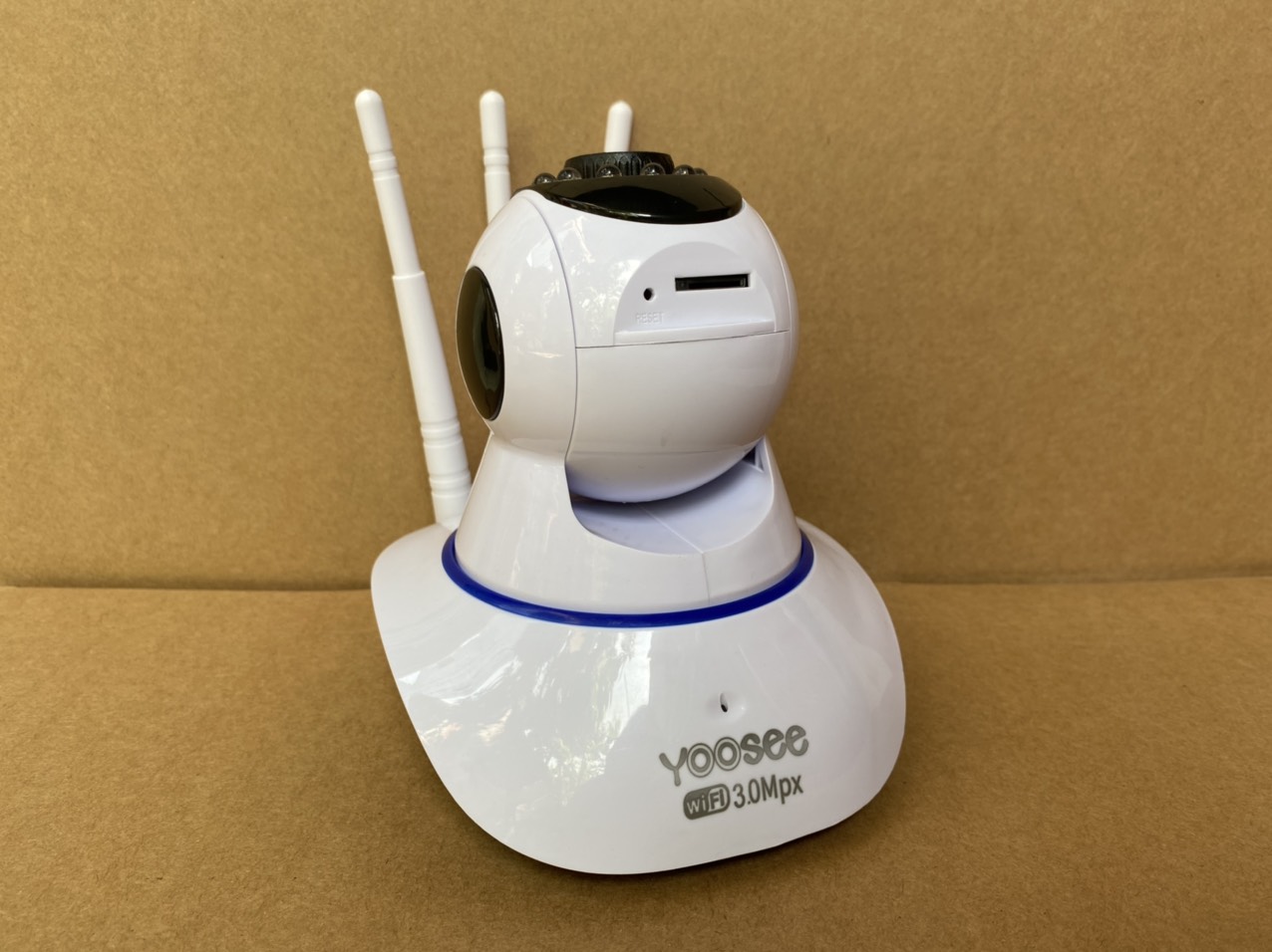 Camera wifi trong nhà Yoosee Z02T 2.0 Full HD, 3 râu, xoay 360 độ , tương tác 2 chiều, hỗ trợ thẻ nhớ lên đến 128G, cảnh báo chuyển động – Hàng nhập khẩu