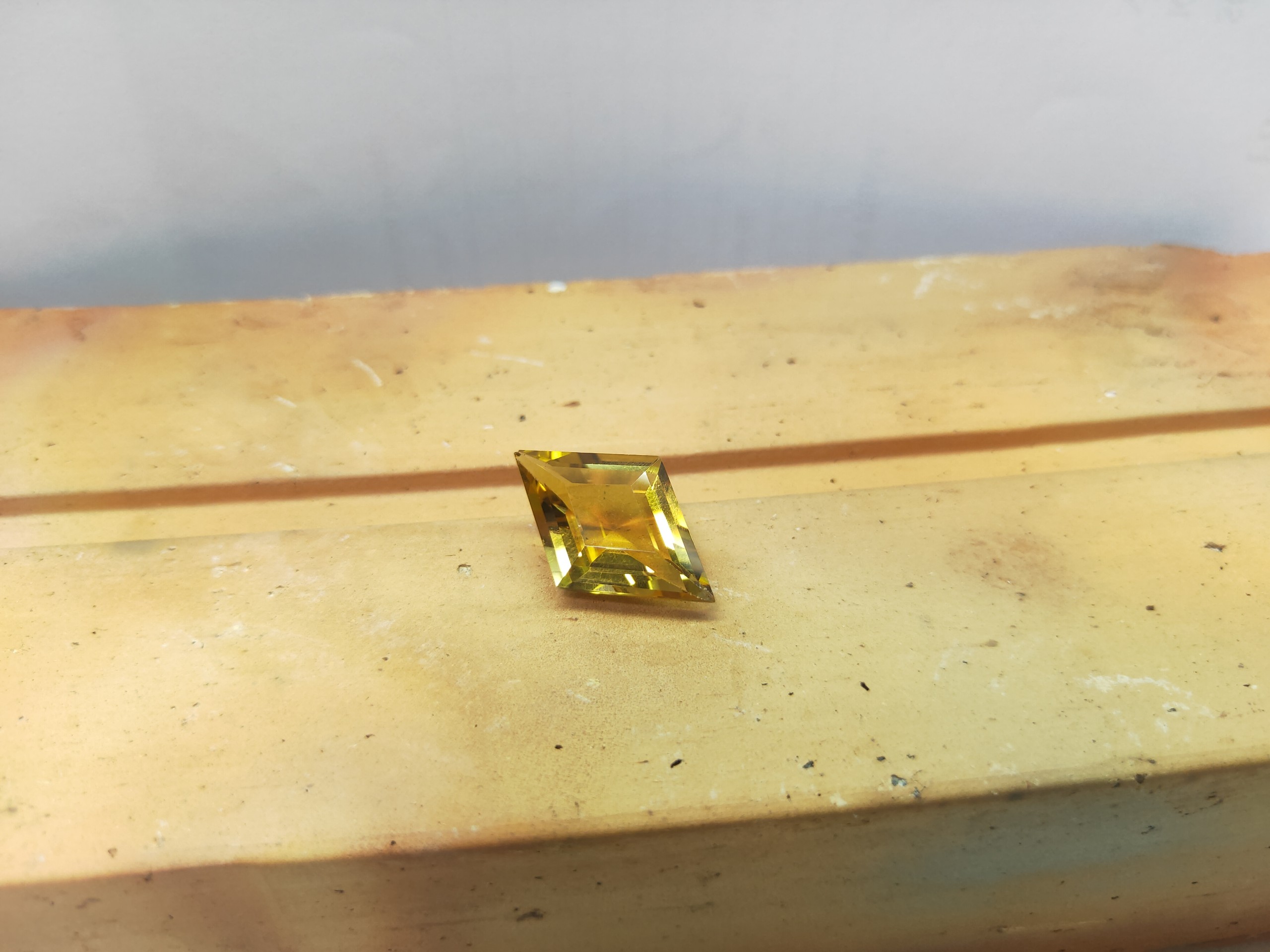 Viên đá thạch anh vàng (Citrine) thiên nhiên_HA-G000482