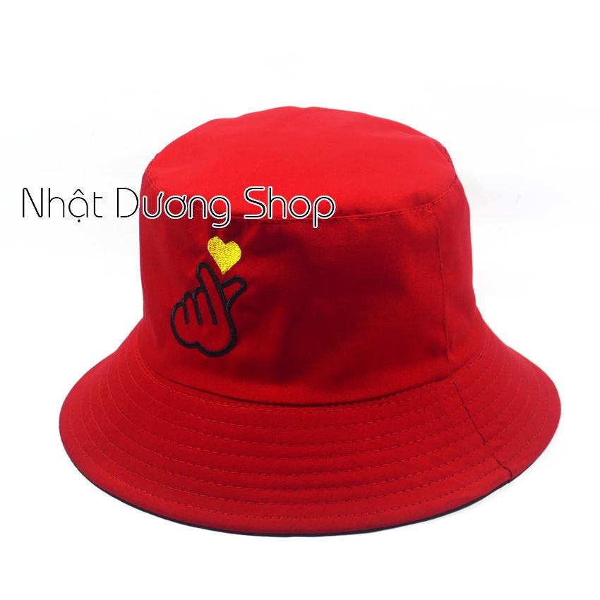 Nón bucket 2 mặt thêu hình bắn tim sành điệu - Chất liệu Cotton cao cấp tạo nên sự thoáng mát - Đỏ&amp;đen