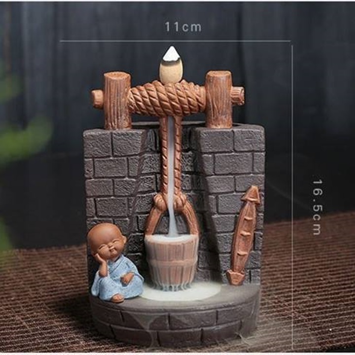 Thác khói Trầm hương"Chú tiểu Bên Giếng Nước"cao 16.5cm