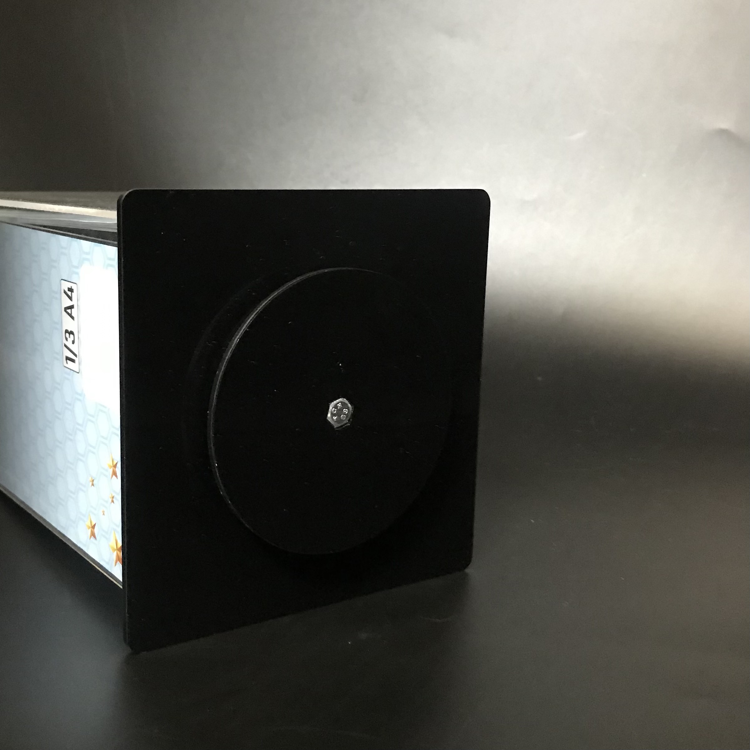 Kệ mica 4 mặt Enter đế xoay E24B