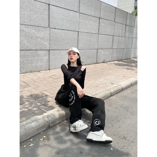Quần dài Sweatpants thêu xù Smile Regods Unisex Form rộng