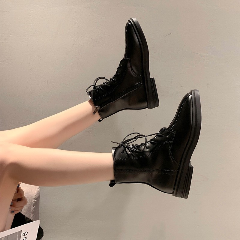 Mẫu Boots hot trend của năm 2021 cao 20cm, ôm chân, dây buộc, chất liệu bằng da siêu bền mã 68717 Bluewind