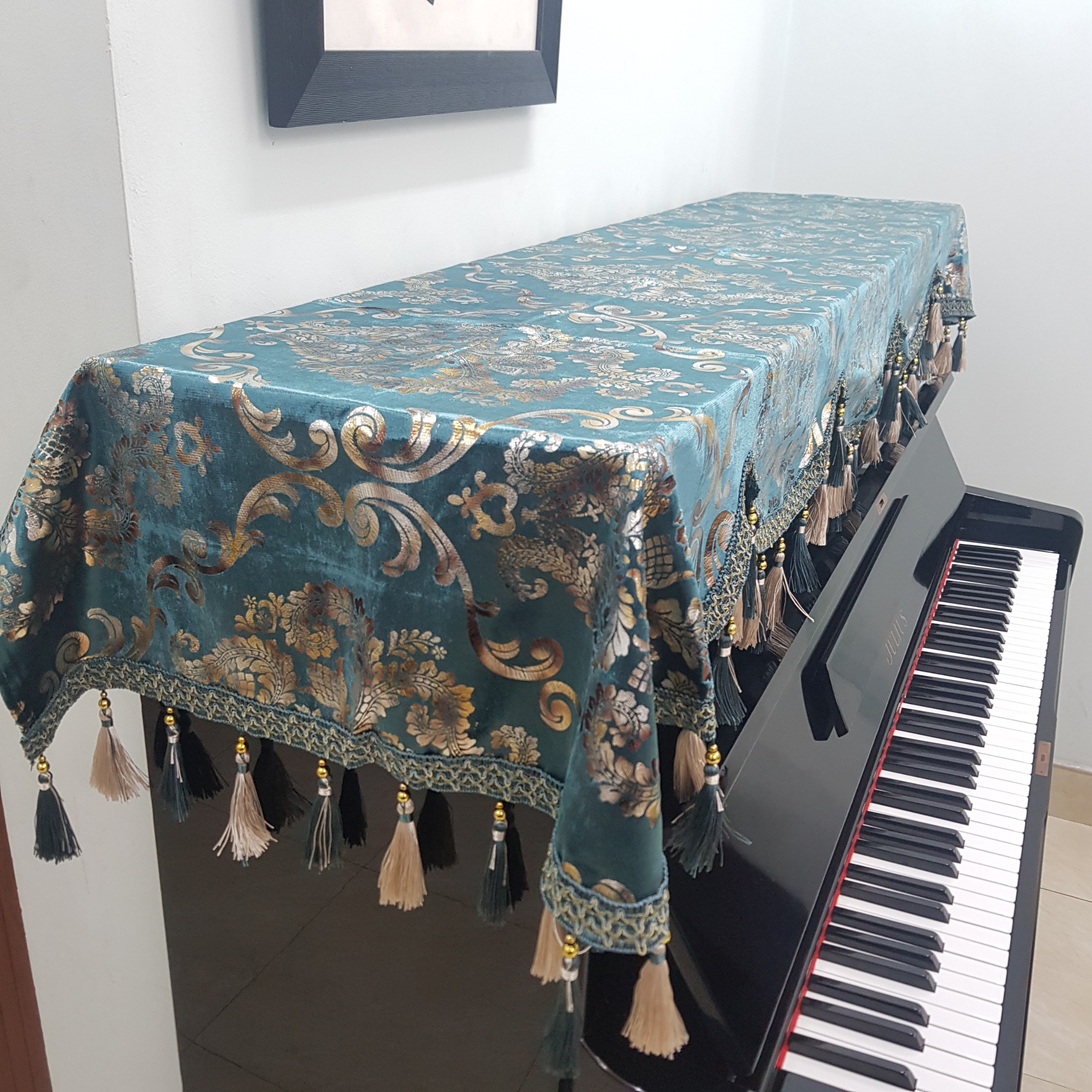 Khăn phủ đàn Piano nhung xanh họa tiêt phối hạt châu cao cấp