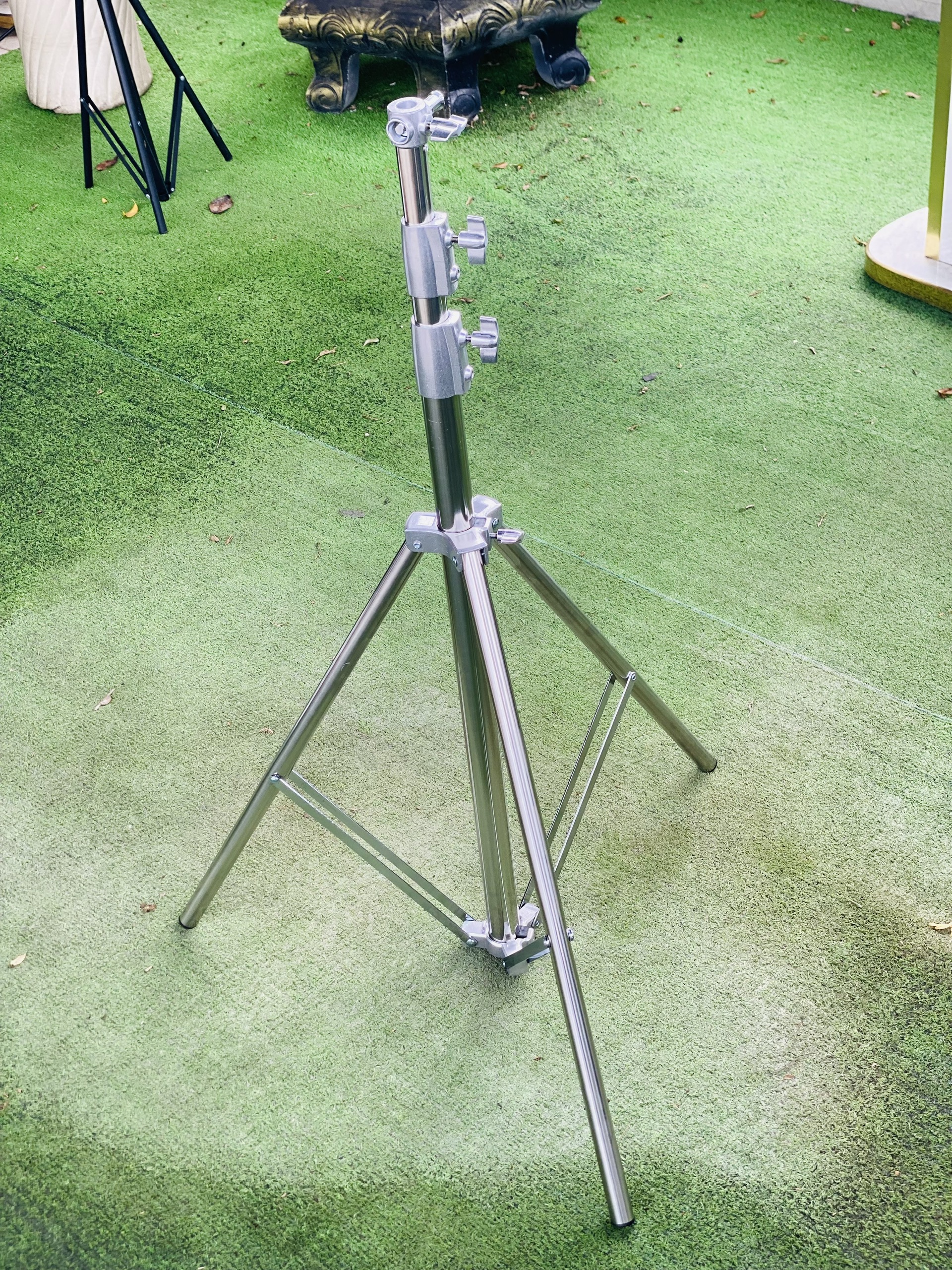 Chân đèn inox 8809 cao 2.8m loại tốt chịu tải 10 kg gắn đèn, máy ảnh chuyên nghiệp cho livestream studio phòng thu hàng nhập khẩu
