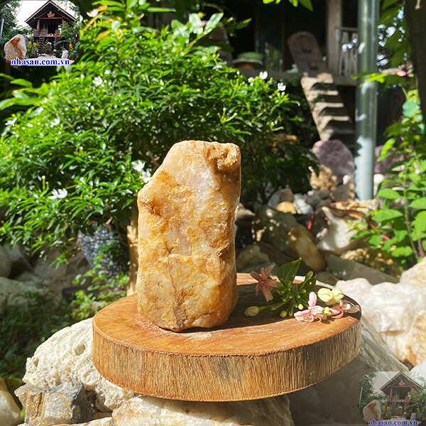 Đá thạch anh thô dùng để trang trí nhà bếp - 1.62kg