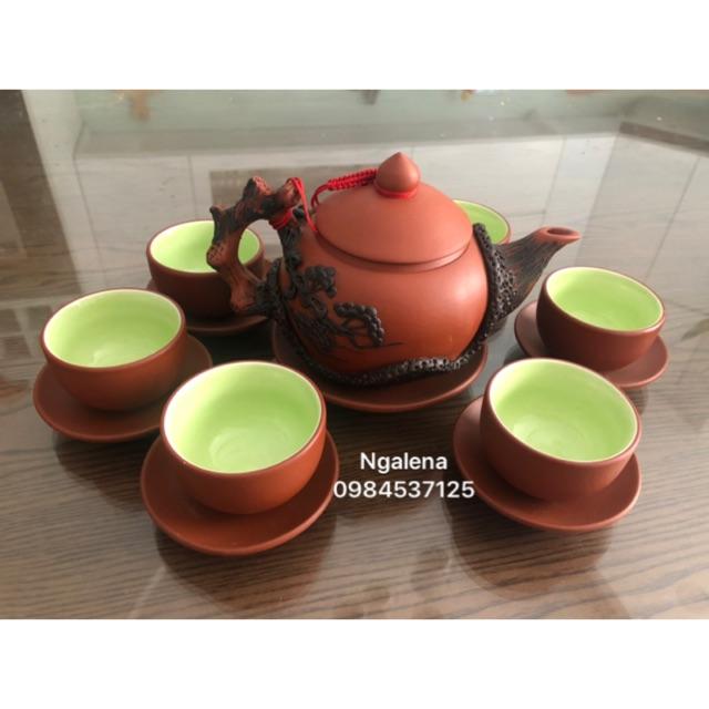 Bộ ấm chén đắp tùng ấm đỏ hoa đen