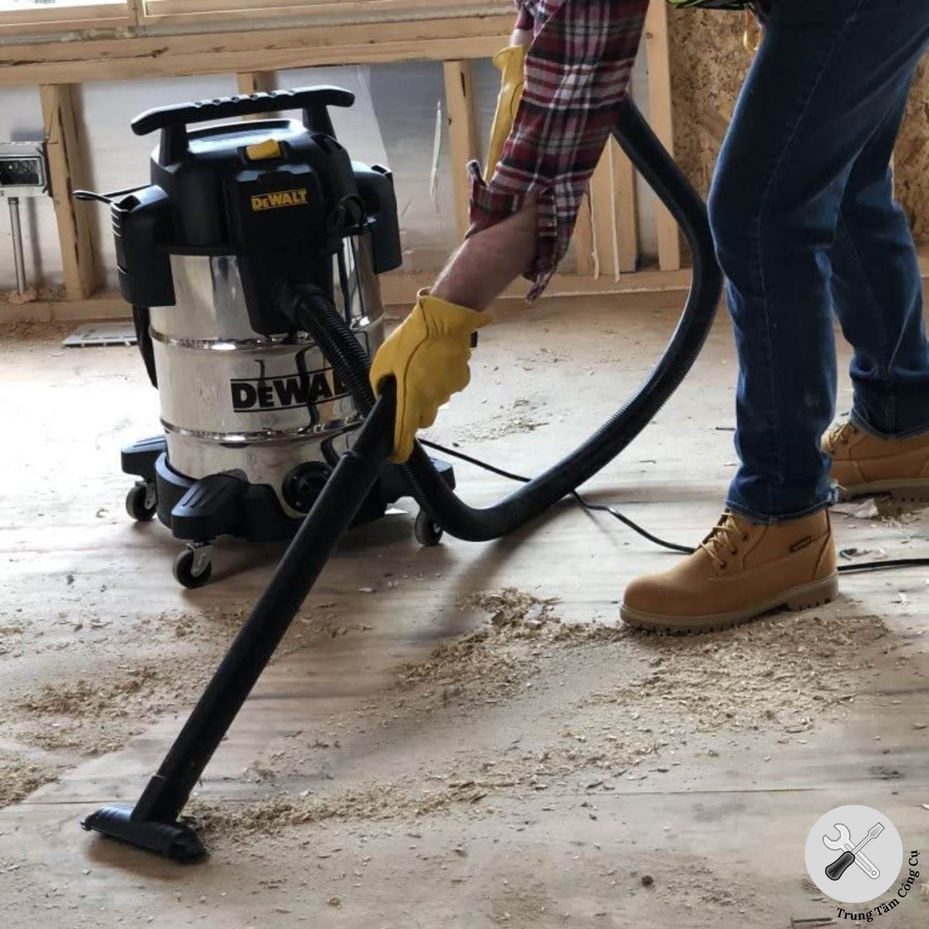Máy hút bụi công nghiệp khô và ướt 3750W DeWALT DXV38S , dung tích 38L - Hàng chính hãng