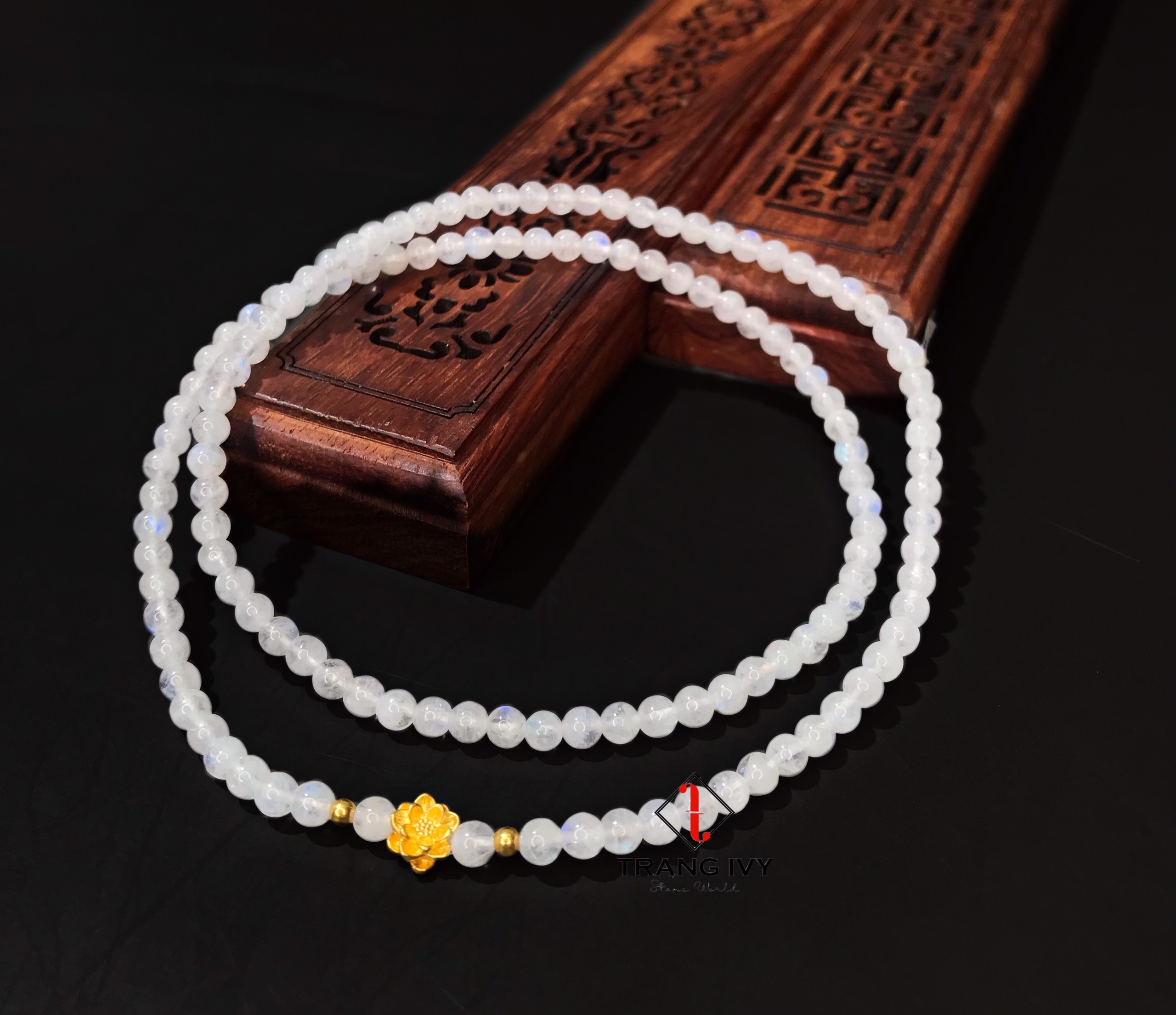 Vòng tay Moonstone mix Hoa sen vàng 24k