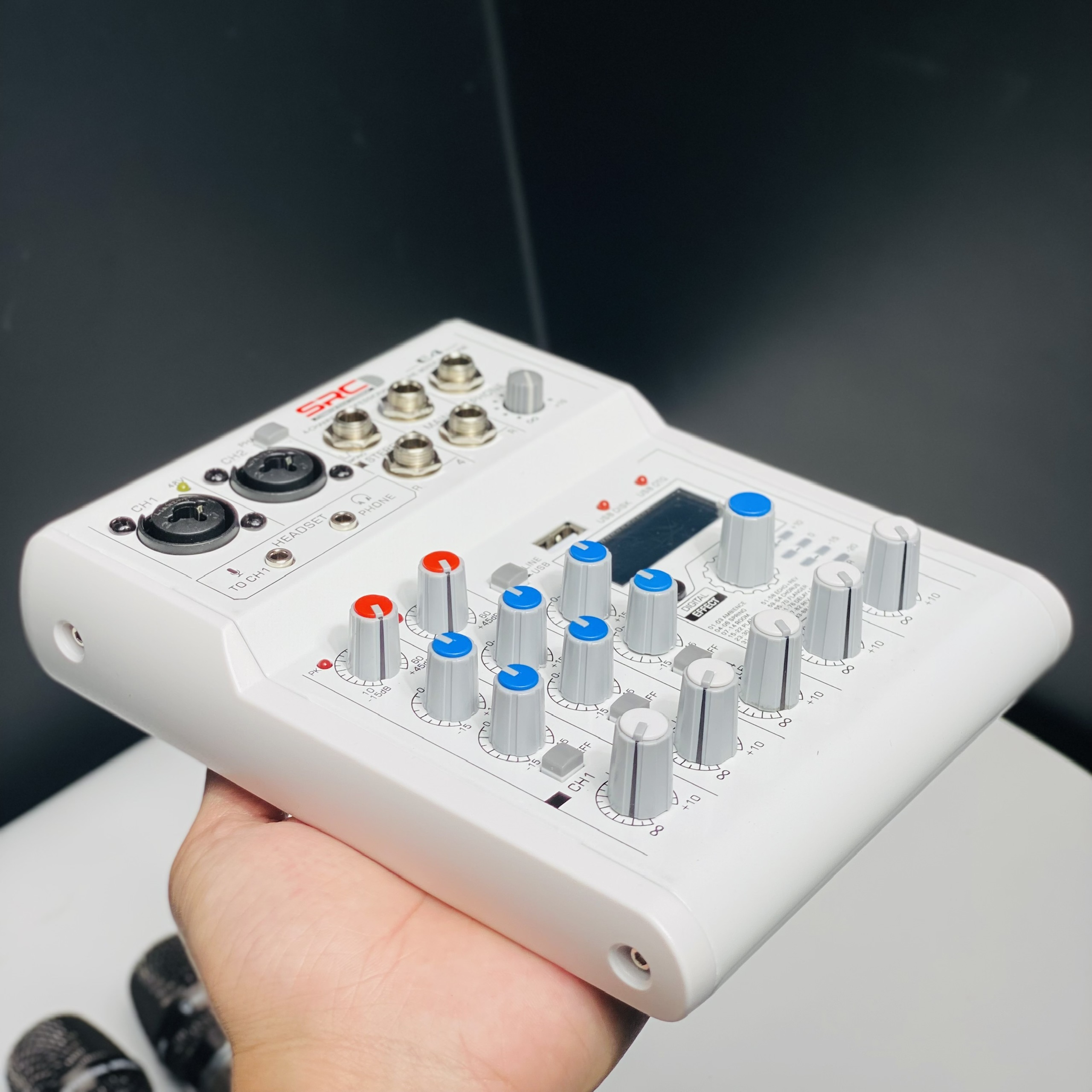 Combo Mixer Thu Âm Livestream Karaoke Mixer E4 và Micro Max56 Chính Hãng Giá Tốt - Bảo Hành 12 Tháng Hàng Chính Hãng