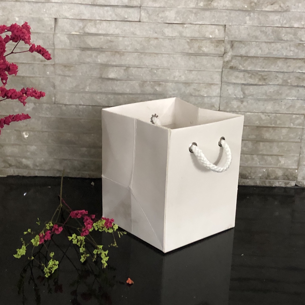 BỘ 20 TÚI GIẤY QUÀ TẶNG ĐÁY VUÔNG TRẮNG 12 x 10 x 10 cm