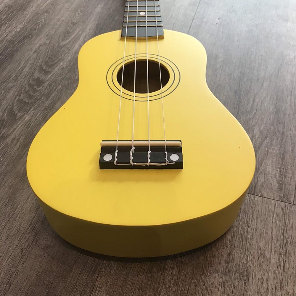 Đàn ukulele size 21 soprano sơn màu vàng cho người mới tập - Tặng 4 phụ kiện