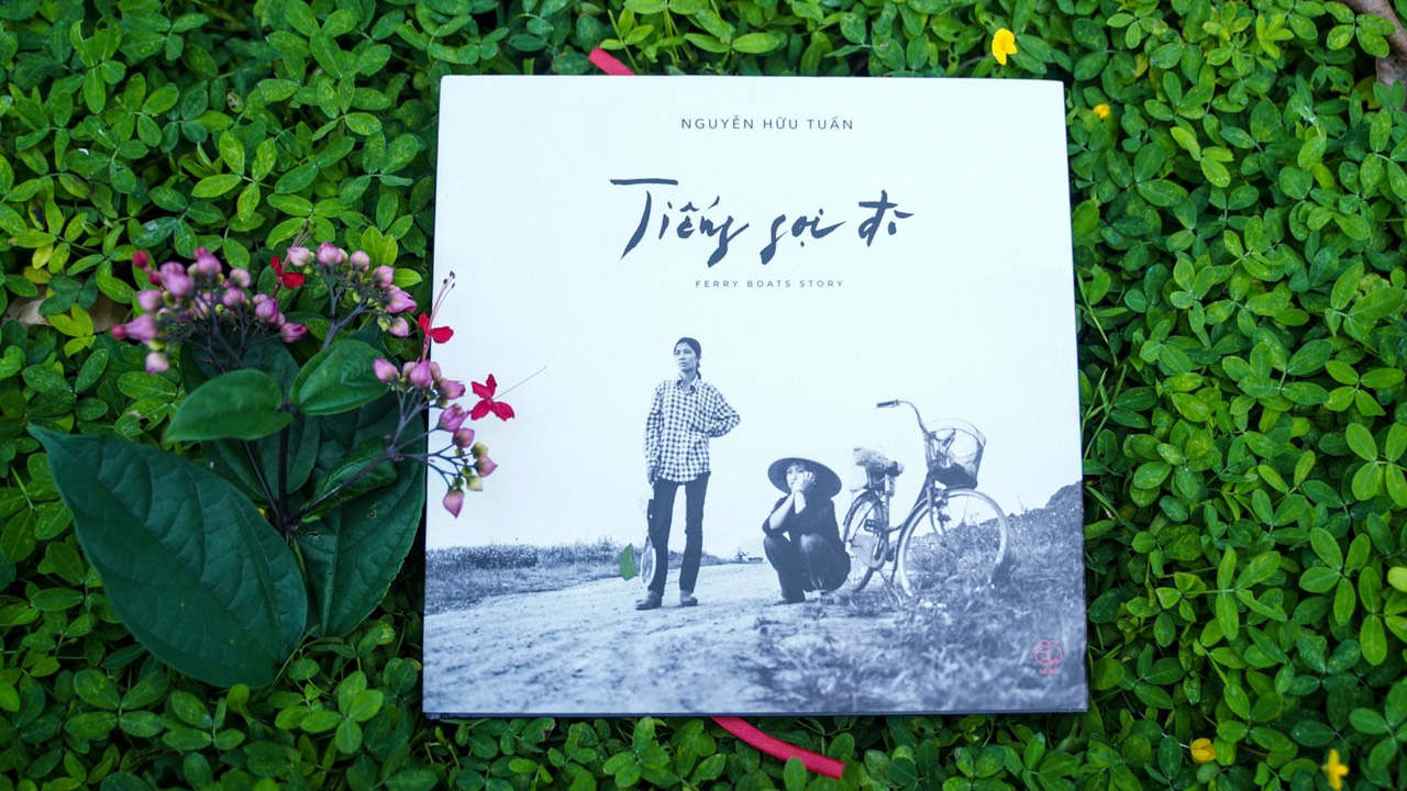 TIẾNG GỌI ĐÒ – NSND Nguyễn Hữu Tuấn – NXB Thế Giới – bìa cứng định dạng sách ảnh
