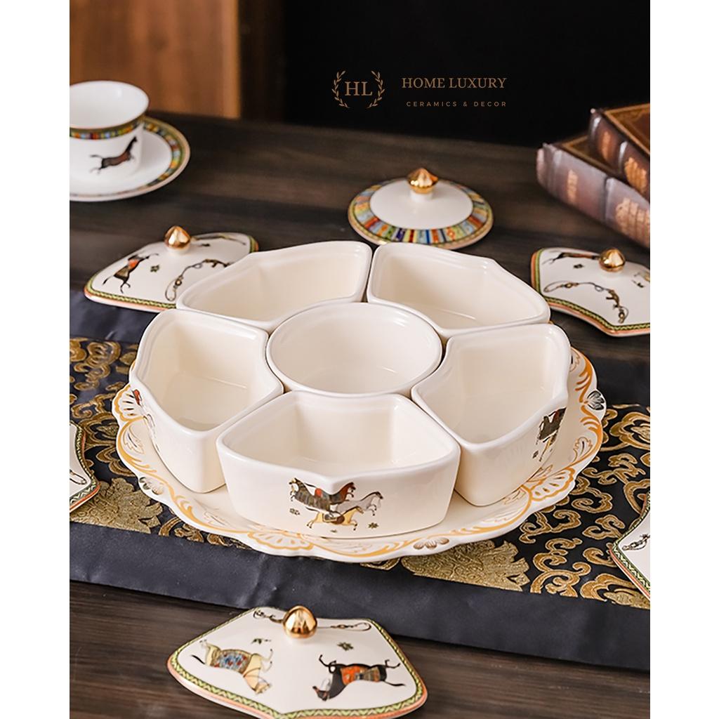 KHAY SỨ TRÒN CÓ NẮP ĐẬY HOÀNG GIA CAO CẤP XOAY 360 ĐỘ KẺ VÀNG KIM CHO SẢNH PHÒNG KHÁCH - BIỆT THỰ ĐỰNG BÁNH KẸO 2023