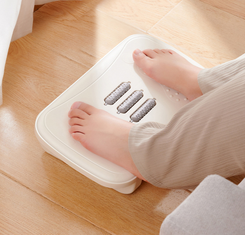 Ghế gác chân công thái học chân vuông tích hợp massage loại tốt mẫu mới 37x23x12 (Tặng kèm quà ngẫu nhiên)