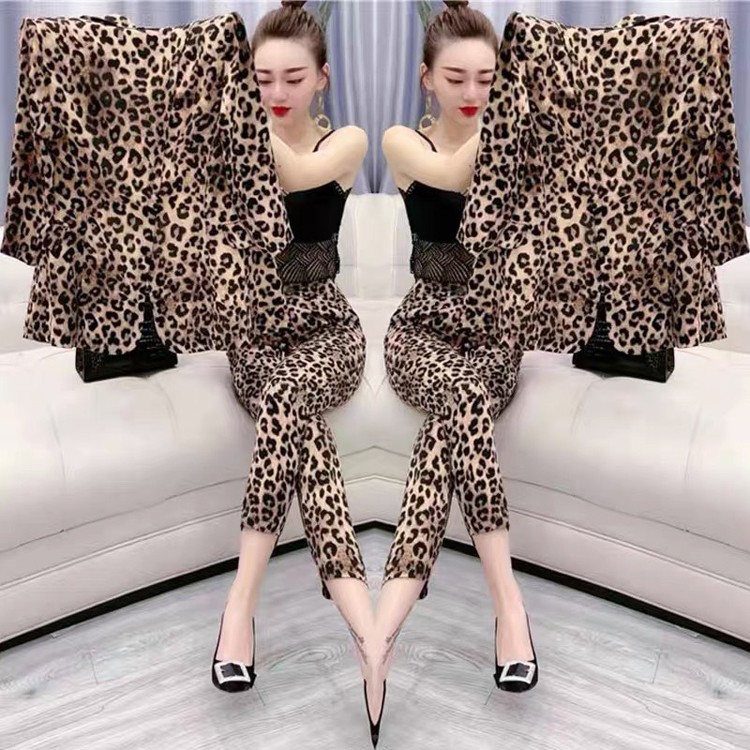 Sét lụa họa tiết beo kèm áo thun
