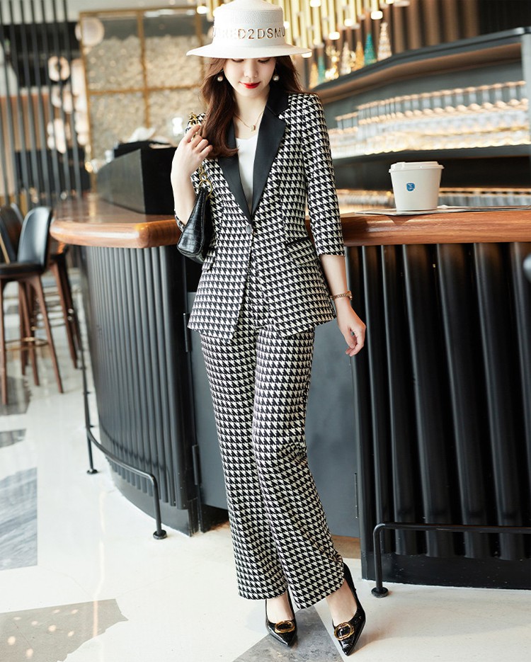 Bộ vest một lớp kèm áo thun