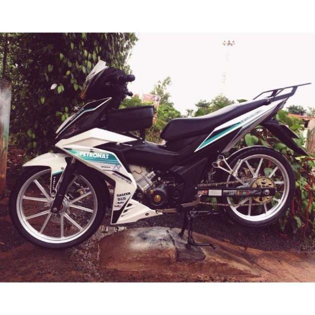 Tem rời winner dán xe trắng,tem ko bay màu
