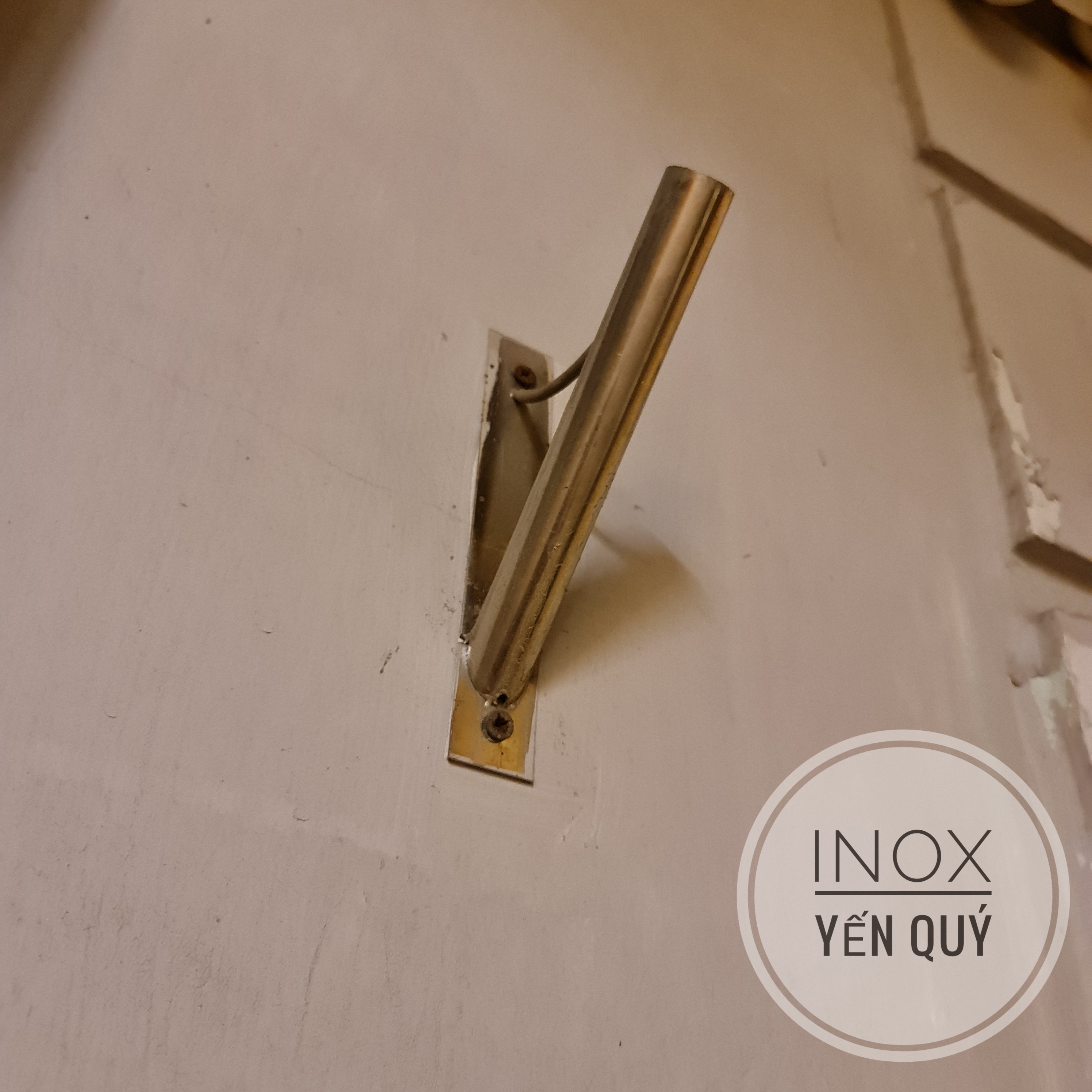 giá treo cờ bằng inox - giá cắm cờ bắt tường