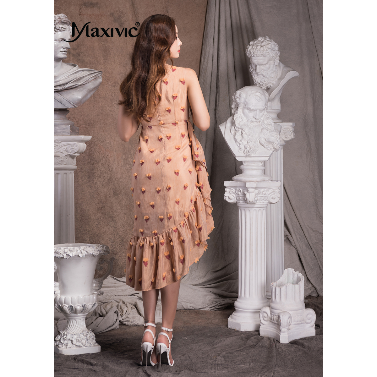 Đầm Voan Strawberry Clump Tùng Bèo Xoắn Eo Maxivic M012317